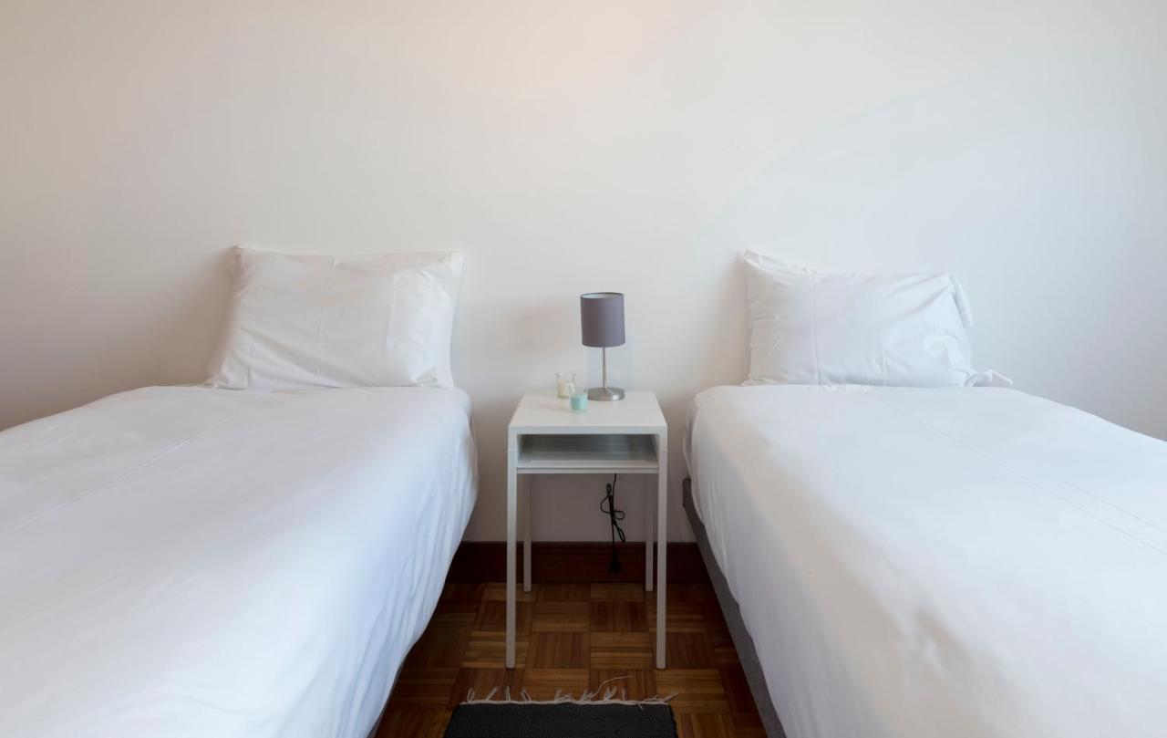 Lovelystay - Charming 3Br Flat W/ Free Parking In Devesas Vila Nova de Gaia Dış mekan fotoğraf