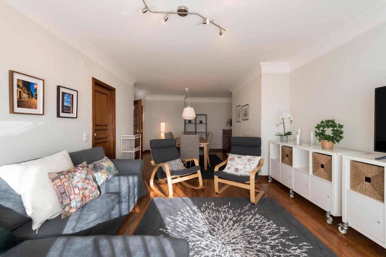 Lovelystay - Charming 3Br Flat W/ Free Parking In Devesas Vila Nova de Gaia Dış mekan fotoğraf