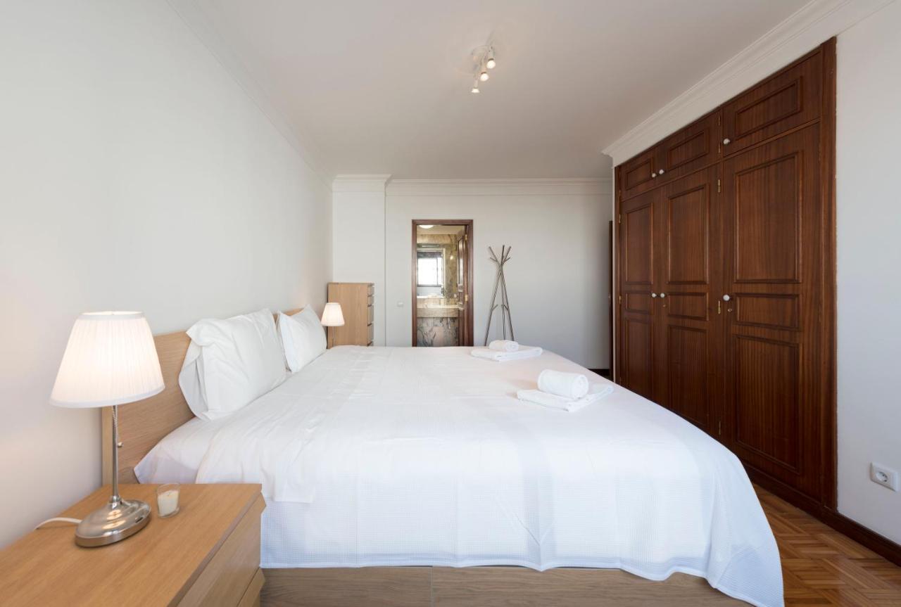 Lovelystay - Charming 3Br Flat W/ Free Parking In Devesas Vila Nova de Gaia Dış mekan fotoğraf