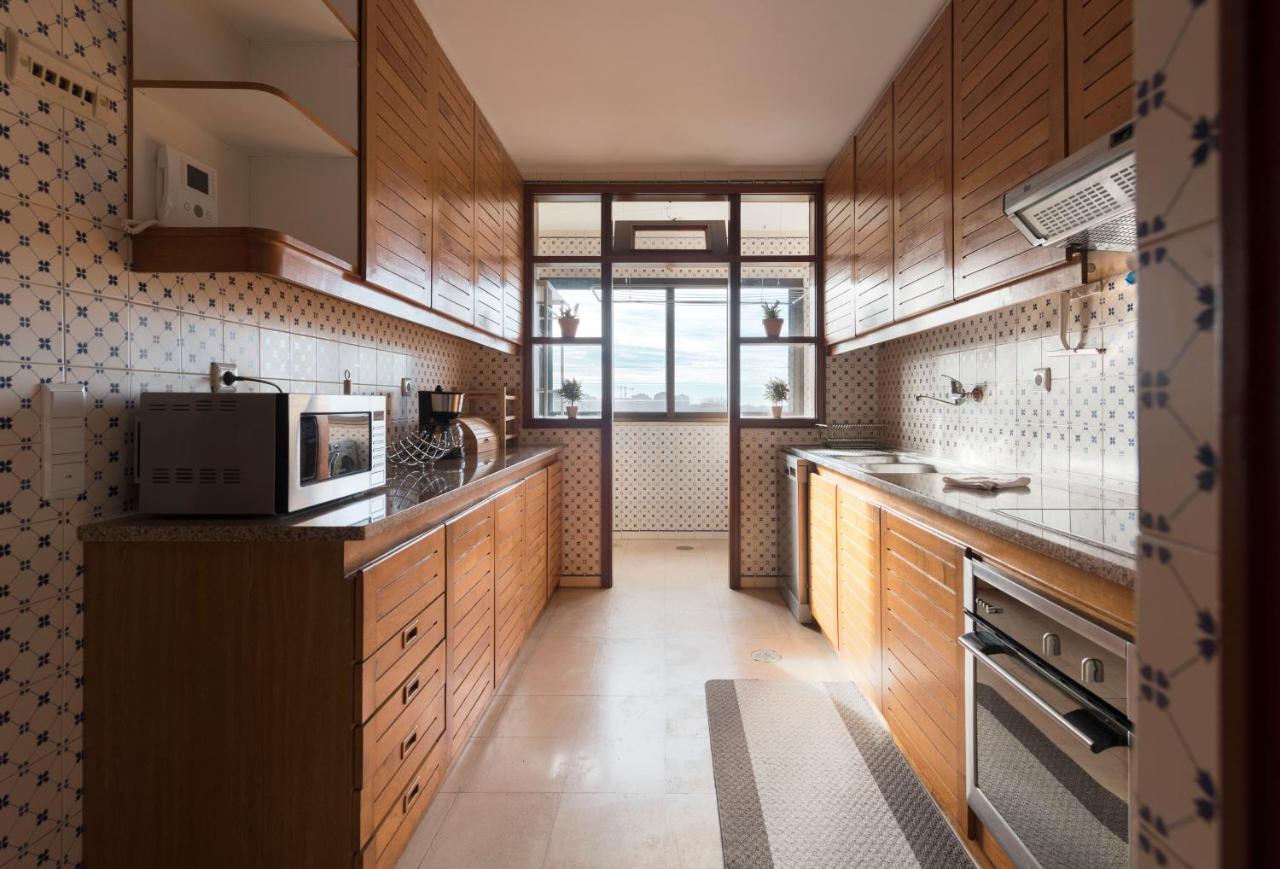Lovelystay - Charming 3Br Flat W/ Free Parking In Devesas Vila Nova de Gaia Dış mekan fotoğraf