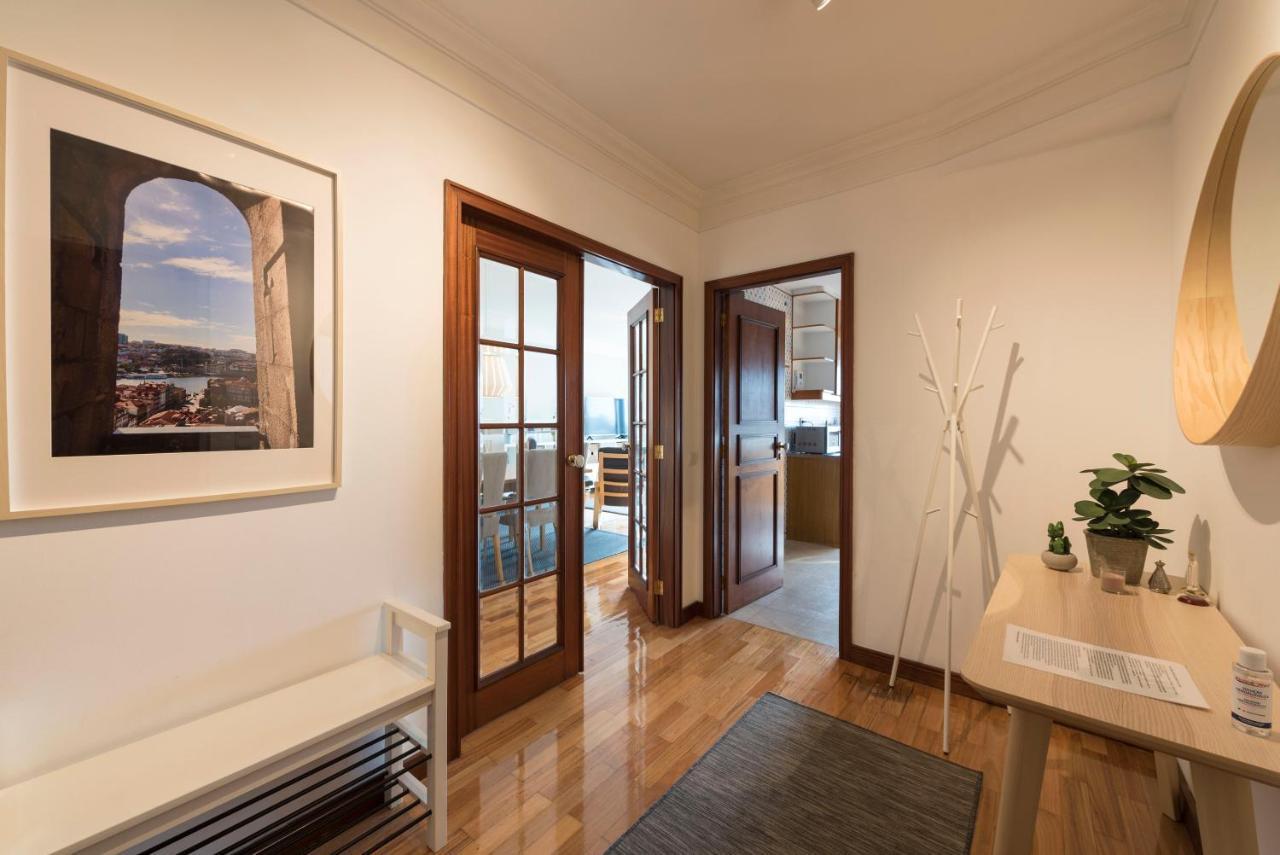 Lovelystay - Charming 3Br Flat W/ Free Parking In Devesas Vila Nova de Gaia Dış mekan fotoğraf